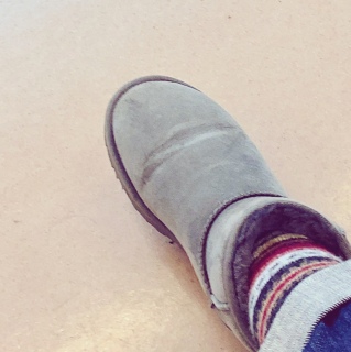 UGG