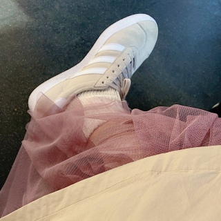 �t��